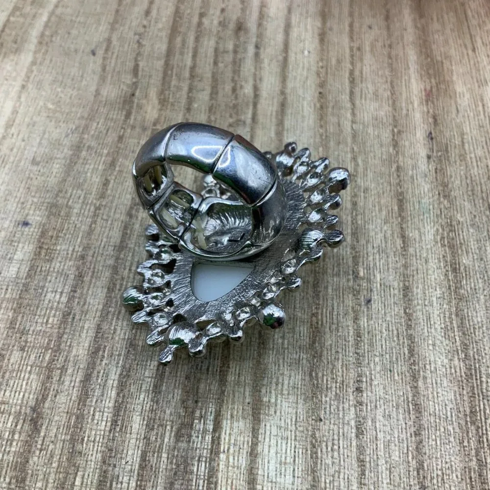 Oval Vintage Style Faux Pearl Rhinestone Silver Tone Stretchy Ring